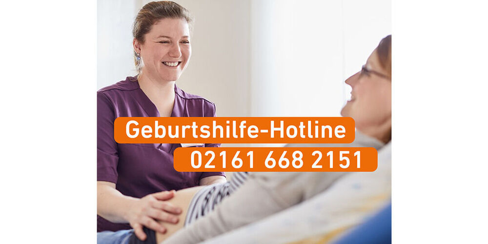 Eine Schwangere mit einer Geburtshelferin. Das Bild trägt die Aufschrift Geburtshilfe-Hotline (02161 668 2151) 